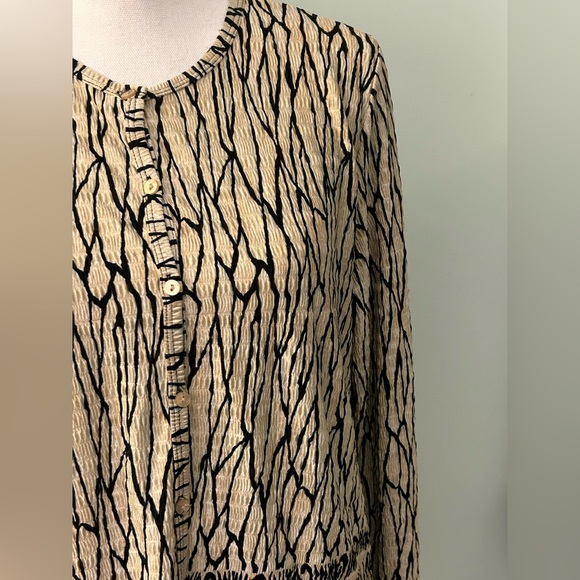 Pleat Pleat by Rafael Tan and Black Button Front Blouse/Cardigan - Picture 4 of 10